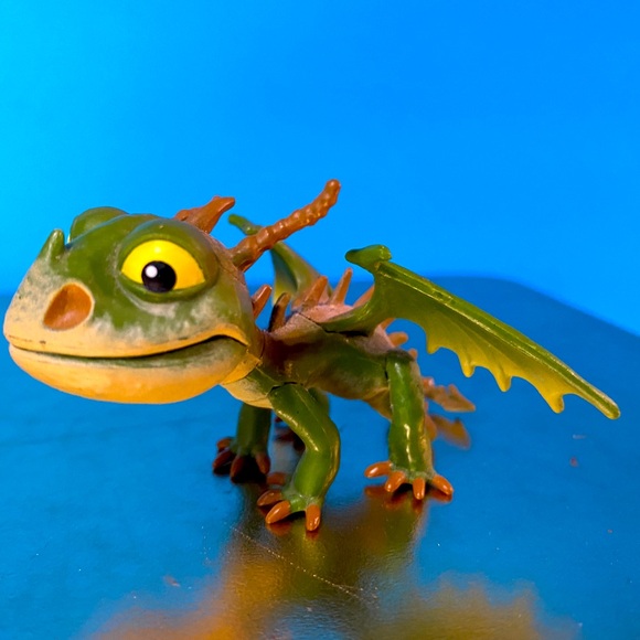 HOW TO TRAIN YOUR DRAGON DEFENDERS OF BERK MINI DRAGON TERRIBLE TERROR 2013 - Picture 10 of 10